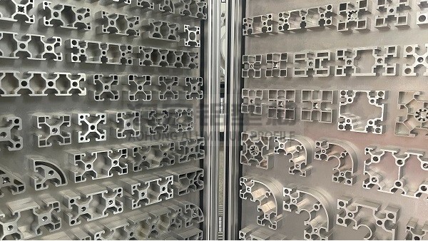 工業(yè)鋁型材和流水線(xiàn)鋁型材有何不同？